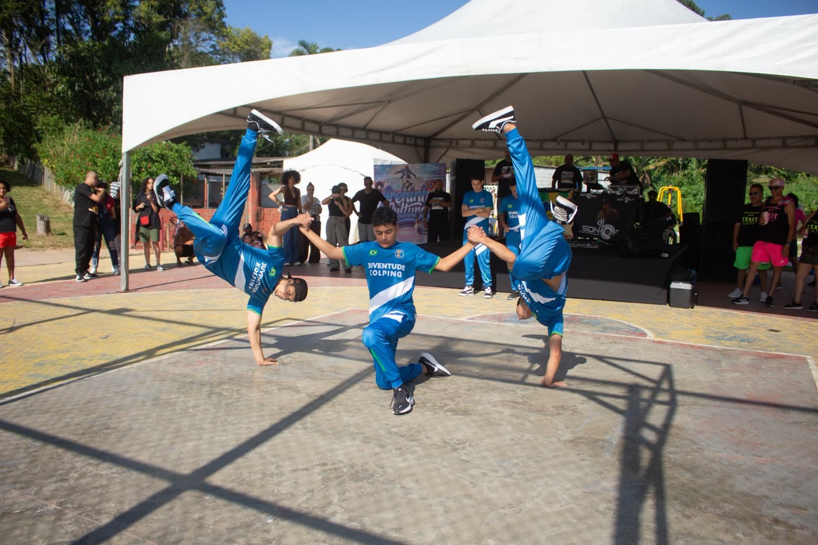 Apresentação de breaking no Areninha Cultural